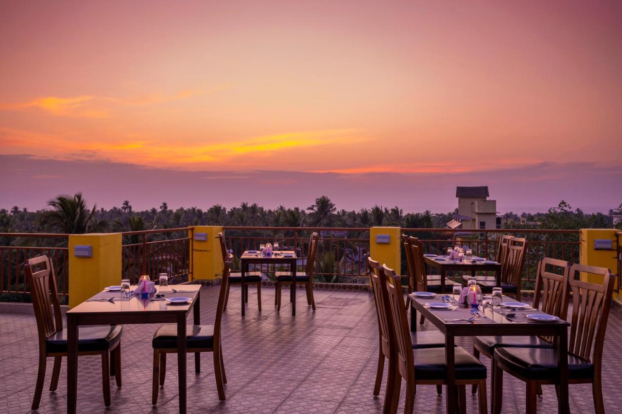 Sairaj Beach Resort Calangute Esterno foto