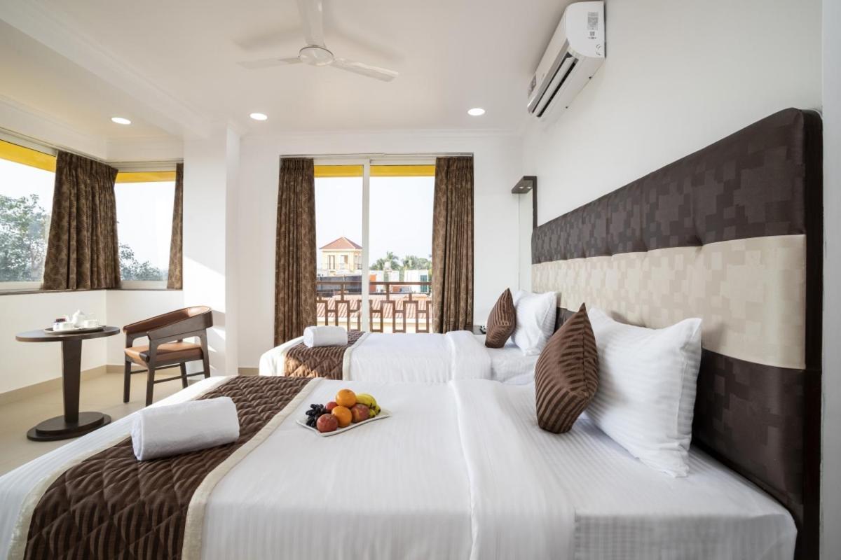 Sairaj Beach Resort Calangute Esterno foto